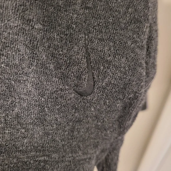 Nike Womens Charcoal Grey Athletic Athleisure Sweater Top. Bell Sleeves. Size XL - Picture 5 of 8